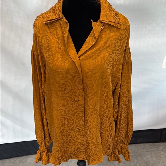 Capezio silk vintage gold Cuffed Sleeve Blouse with Notched Collar - Picture 1 of 3